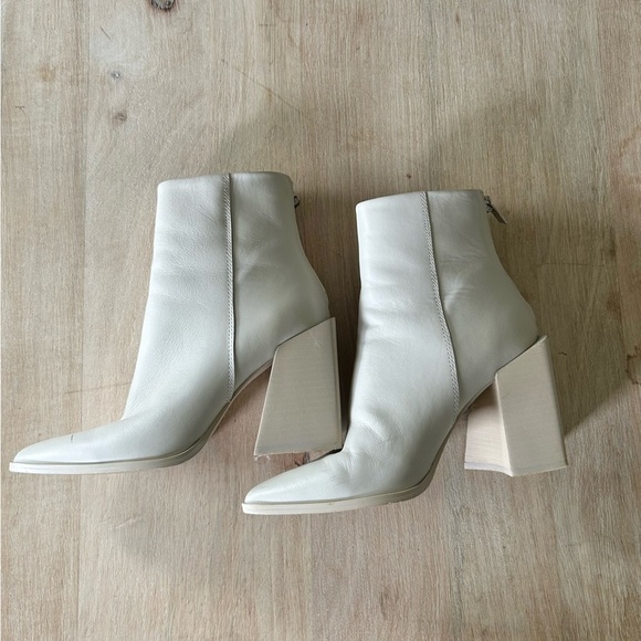 Steven Madden Tish Ankle Boot in Bone Leather - Picture 4 of 10